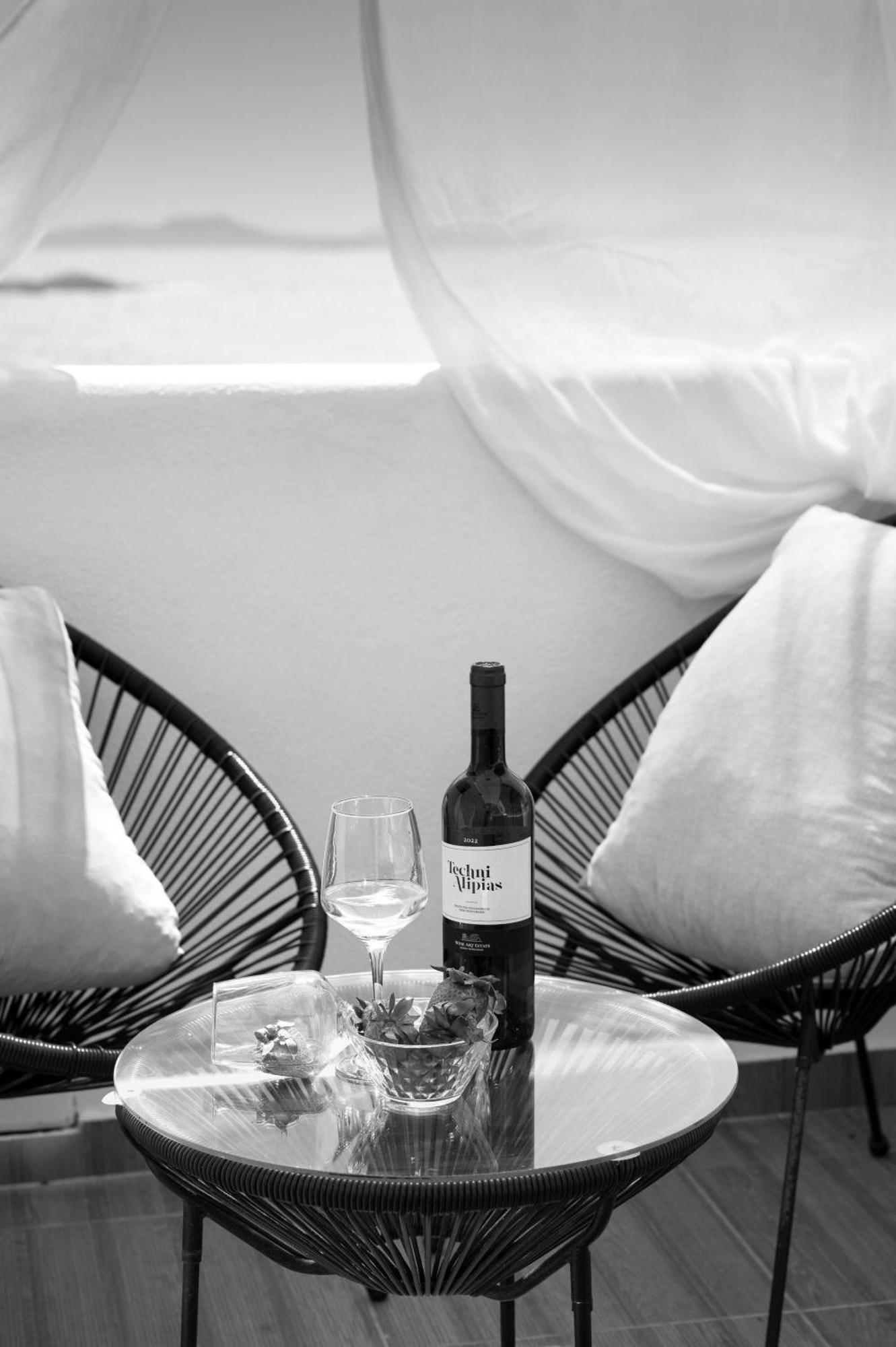 Amelie Suites Mykonos Agios Stefanos  Exterior photo