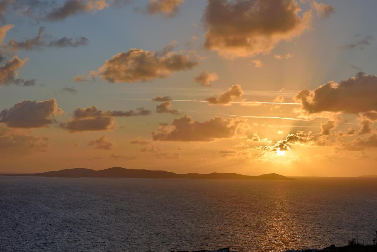 Amelie Suites Mykonos Agios Stefanos  Exterior photo